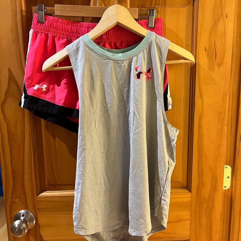 Youth Girls Under Armour Shorts & Shirt Set - Size Youth XL